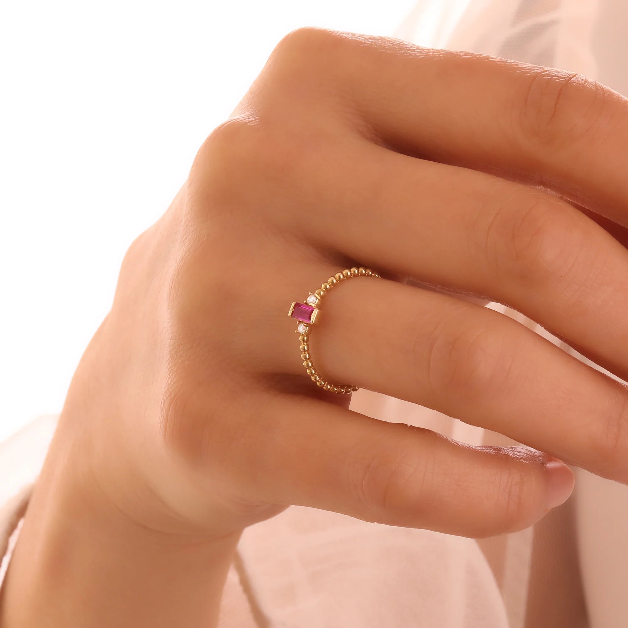 14 Ayar Altın Pembe Taşlı Minimal Yüzük